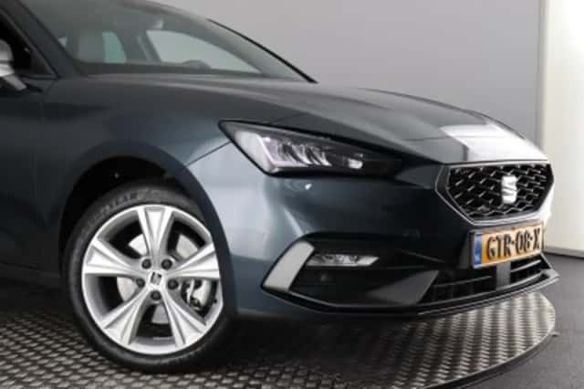 SEAT Leon (2024) thumbnail 5