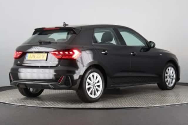 Audi A1 (2024) thumbnail 2