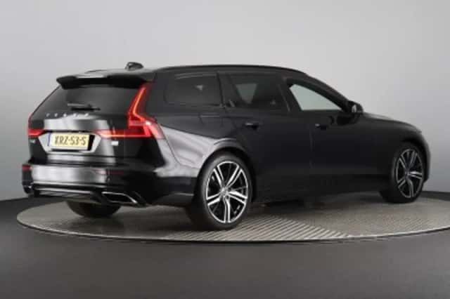 Volvo V60 (2022) thumbnail 2