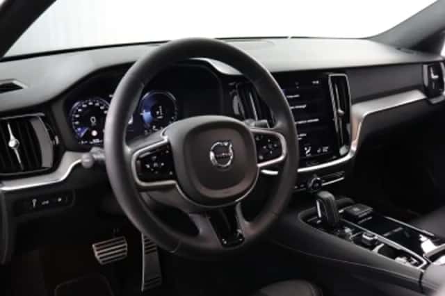 Volvo V60 (2022) thumbnail 3