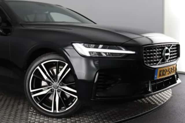 Volvo V60 (2022) thumbnail 5