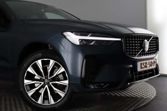 Volvo XC60 (2023) thumbnail 5
