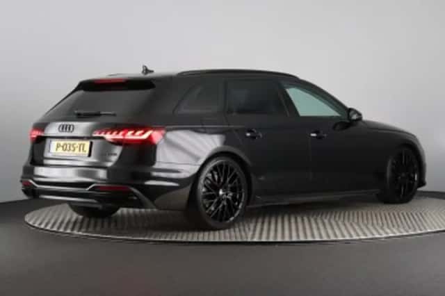 Audi A4 (2022) thumbnail 2
