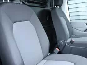 Volkswagen Crafter (2024) thumbnail 2
