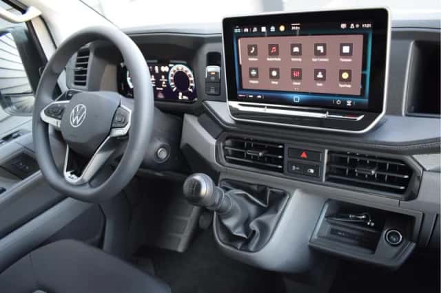 Volkswagen Crafter (2024) thumbnail 3