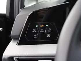 Volkswagen Golf (2024) thumbnail 17