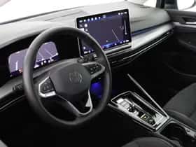 Volkswagen Golf (2024) thumbnail 3
