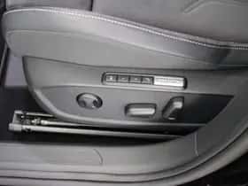 Volkswagen Golf (2024) thumbnail 4