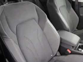 Volkswagen Golf (2024) thumbnail 41
