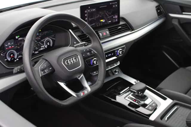 Audi Q5 (2024) thumbnail 3