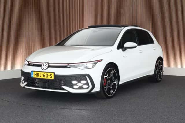 Volkswagen Golf (2025) thumbnail 1