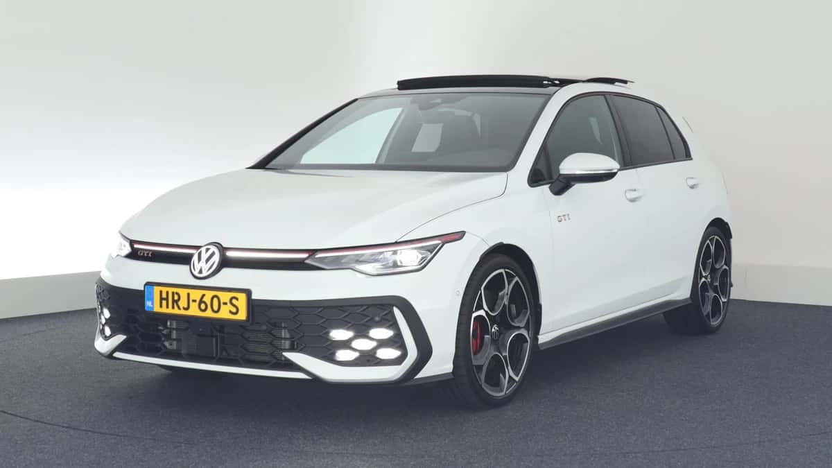 Volkswagen Golf (2025) — foto 1