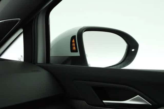 Volkswagen Golf (2025) thumbnail 5