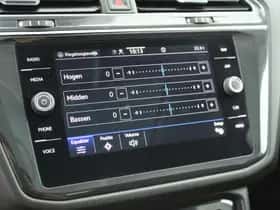 Volkswagen Tiguan (2022) thumbnail 32