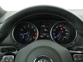 Volkswagen Golf (2010) thumbnail 24