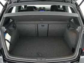Volkswagen Golf (2010) thumbnail 36
