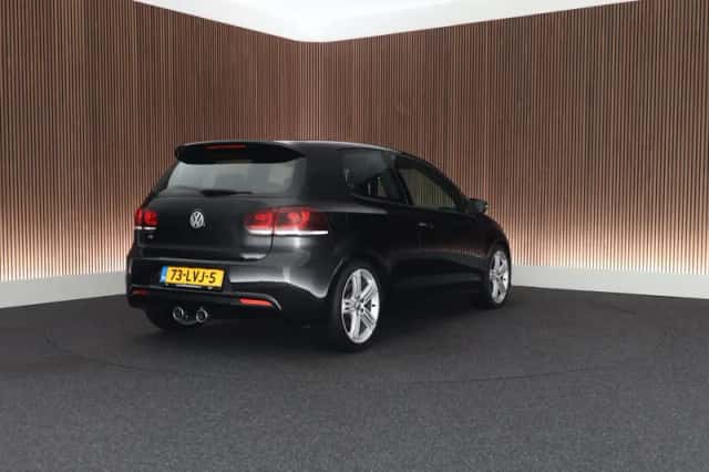 Volkswagen Golf (2010) thumbnail 6