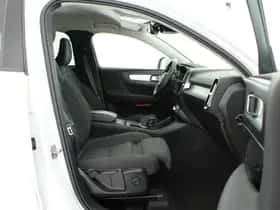 Volvo XC40 (2022) thumbnail 11