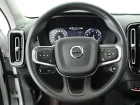 Volvo XC40 (2022) thumbnail 15