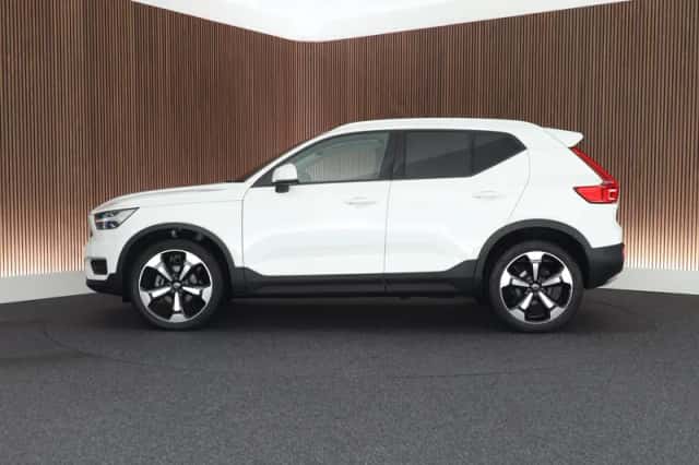 Volvo XC40 (2022) thumbnail 5