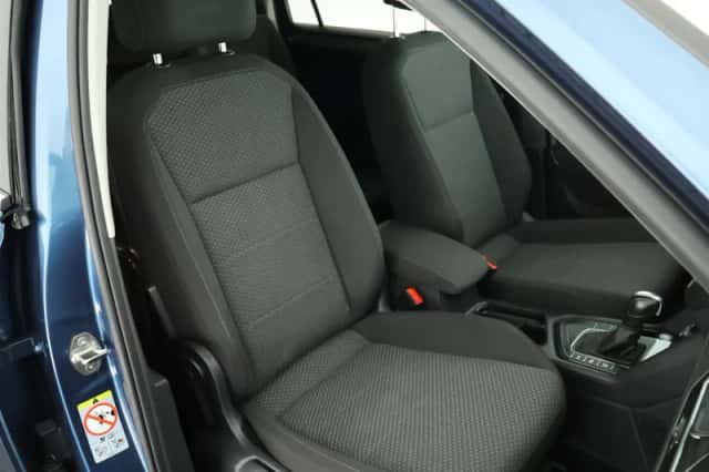 Volkswagen Tiguan (2021) thumbnail 2