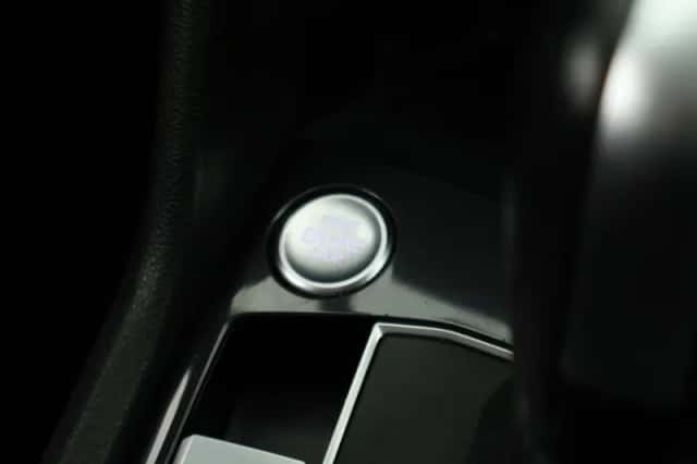 Volkswagen Tiguan (2021) thumbnail 6