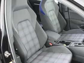 Volkswagen Golf (2022) thumbnail 2