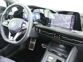 Volkswagen Golf (2022) thumbnail 3