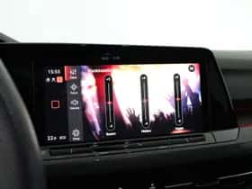 Volkswagen Golf (2022) thumbnail 23