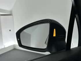 Volkswagen Tiguan (2022) thumbnail 6