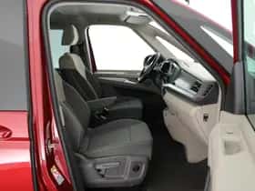 Volkswagen Multivan (2022) thumbnail 2
