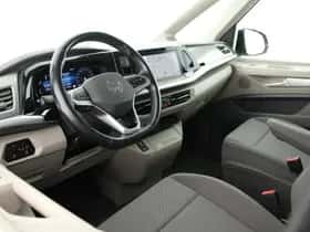 Volkswagen Multivan (2022) thumbnail 3