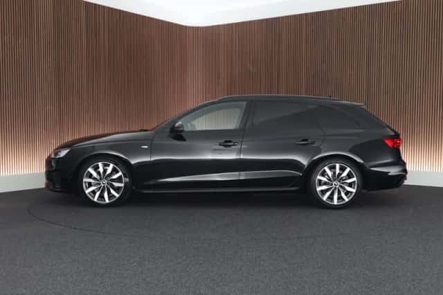 Audi A4 (2022) thumbnail 4