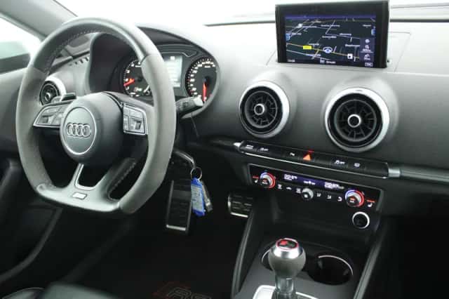 Audi RS3 (2017) thumbnail 3