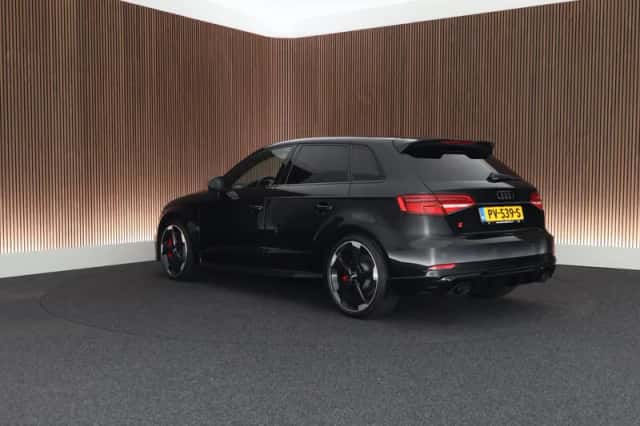 Audi RS3 (2017) thumbnail 5