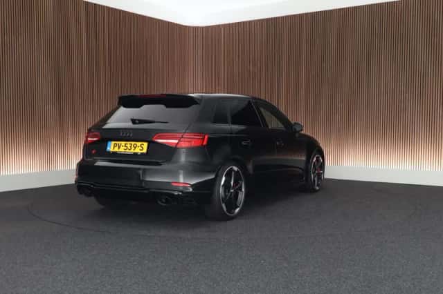 Audi RS3 (2017) thumbnail 6