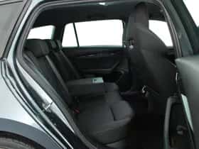 Škoda Octavia (2021) thumbnail 11