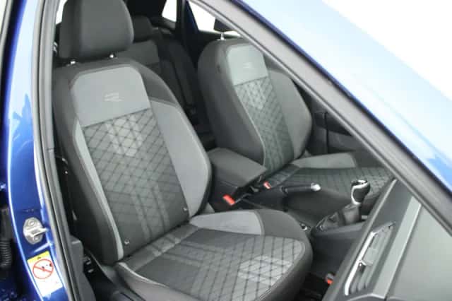 Volkswagen Polo (2023) thumbnail 2