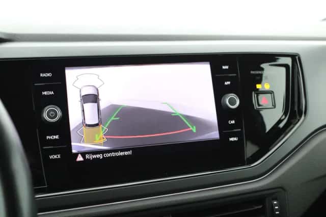 Volkswagen Polo (2023) thumbnail 4