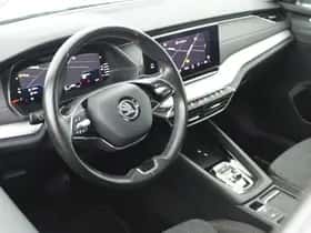Škoda Octavia (2021) thumbnail 3