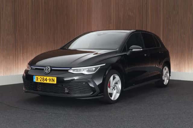Volkswagen Golf (2023) thumbnail 1
