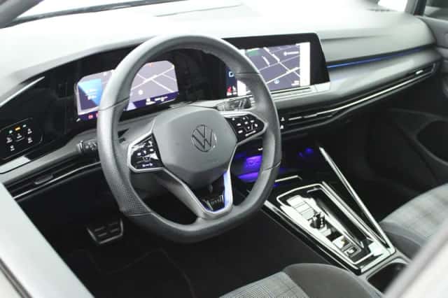 Volkswagen Golf (2023) thumbnail 3