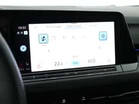 Volkswagen Golf (2023) thumbnail 25