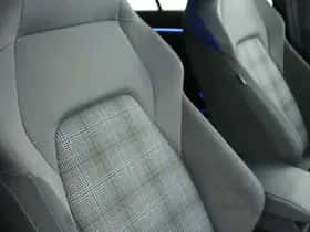 Volkswagen Golf (2023) thumbnail 44