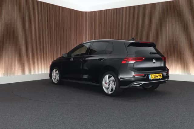 Volkswagen Golf (2023) thumbnail 6