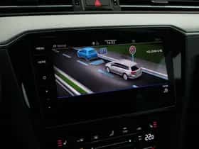 Volkswagen Passat (2022) thumbnail 25
