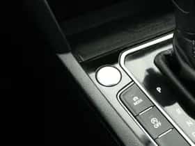 Volkswagen Passat (2022) thumbnail 35