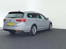 Volkswagen Passat (2022) thumbnail 8