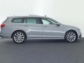 Volkswagen Passat (2022) thumbnail 9