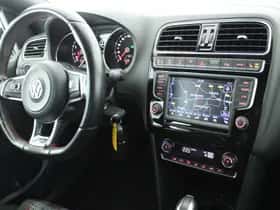Volkswagen Polo (2016) thumbnail 3